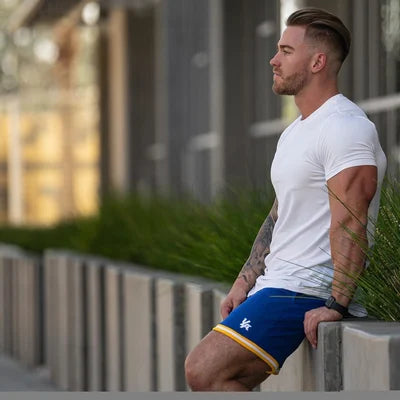 Da Uomo T-Shirt Essential Athletic Fit con Orlo Allungato