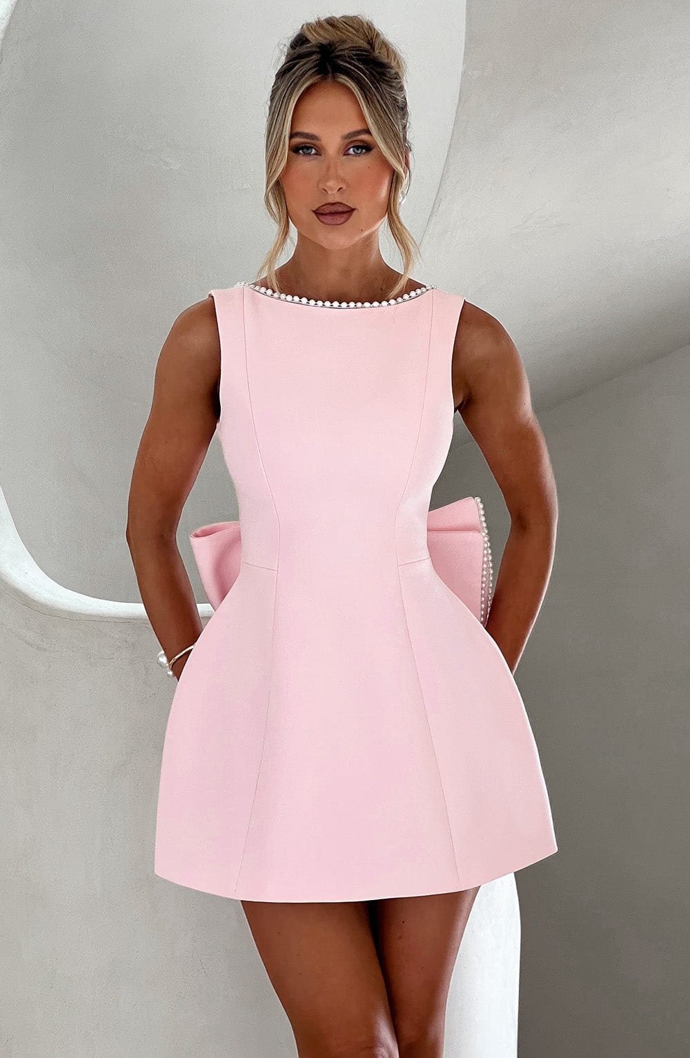 Da Donna Abito Mini Fiocco Posteriore Perle Eleganza Moderna