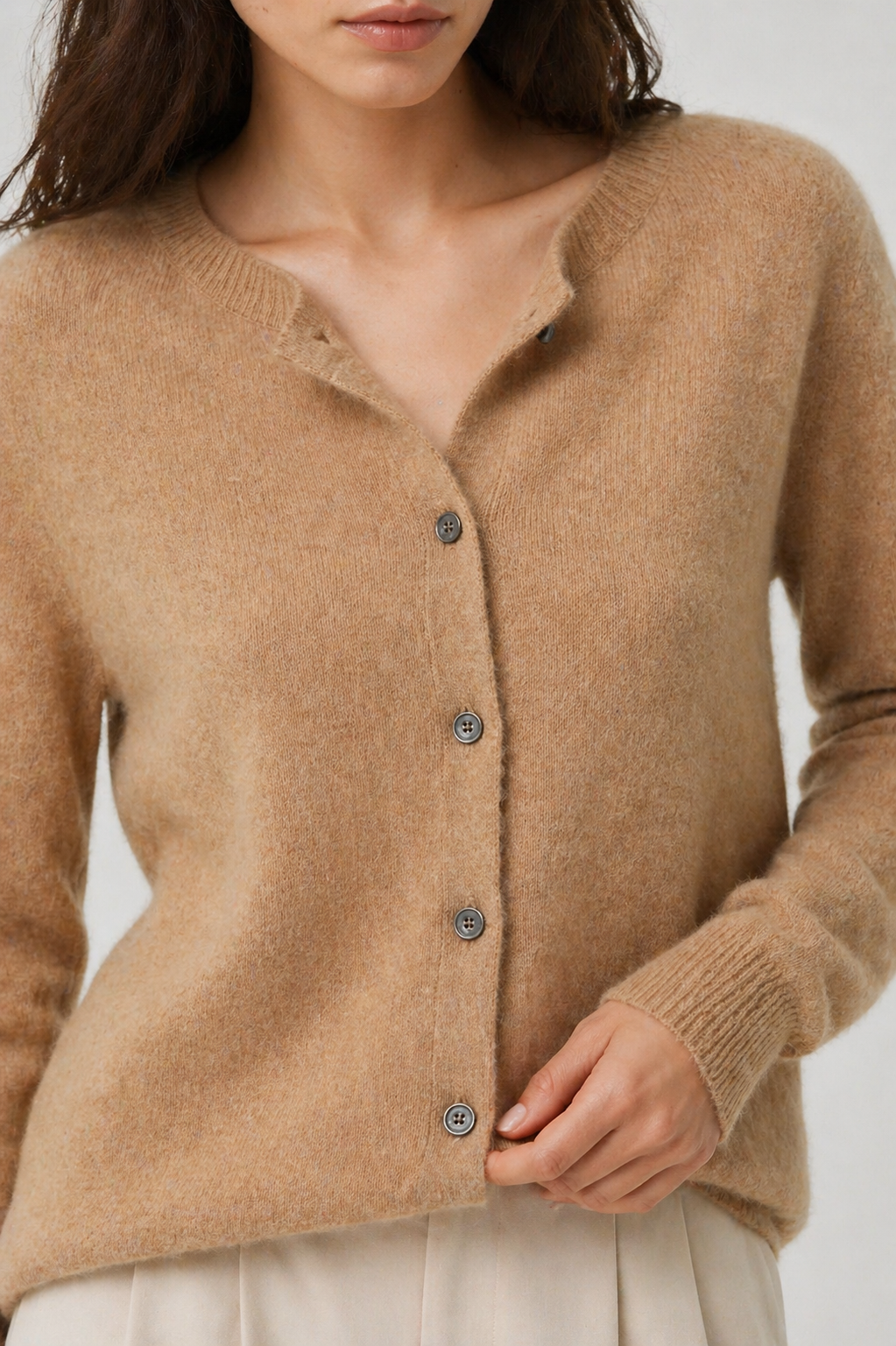 Women's Fine Knit Cardigan with Buttons and Round Neck Elegant