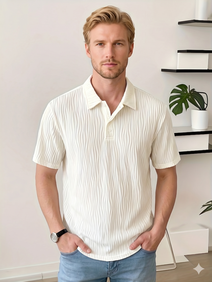 Polo a Maniche Corte con Texture Ondulata: Stile Contemporaneo e Comfort