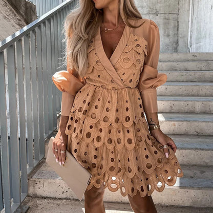 Da Donna Abito Mini Traforato Maniche Velate Eleganza Moderna