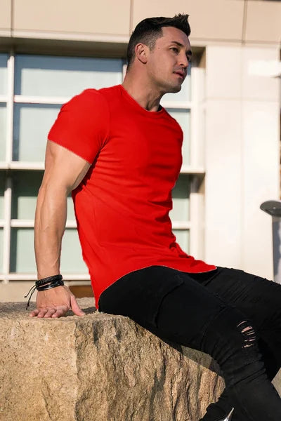 Da Uomo T-Shirt Essential Athletic Fit con Orlo Allungato